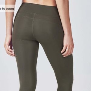 Fabletics Salar Solid PowerForm Capri